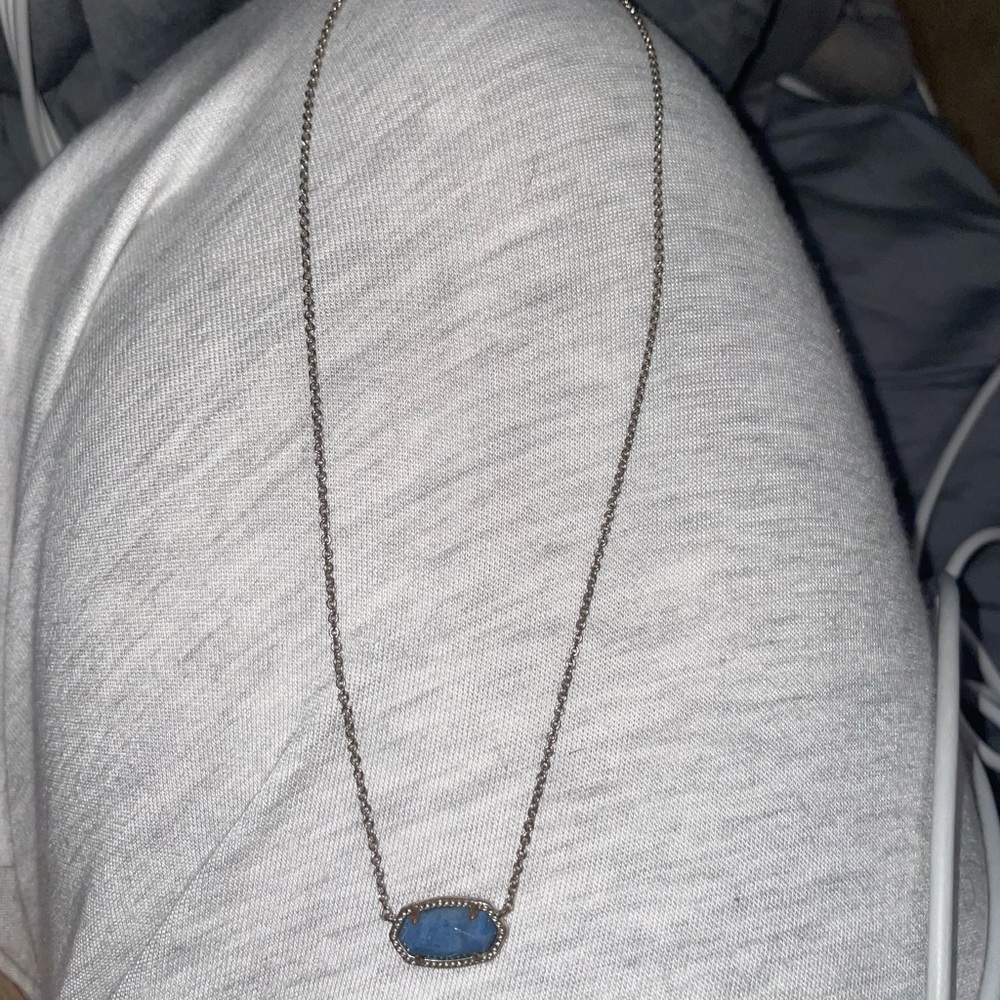 Kendra Scott necklace